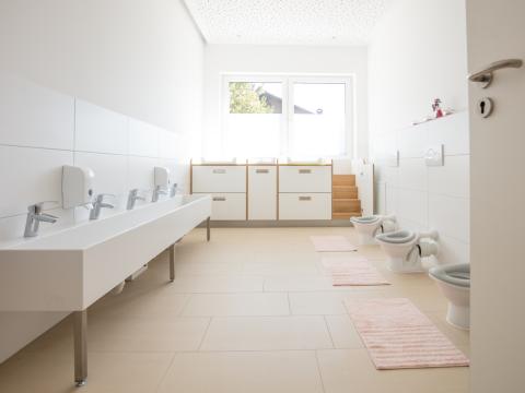 Badezimmer in der Wichtel Akademie Hadern